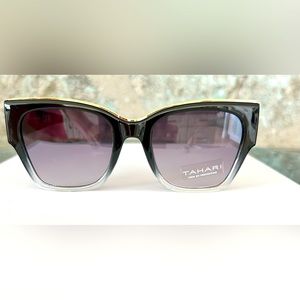 Tahari NWT lightweight frames that go from black to clear and offer 💯 UV protec